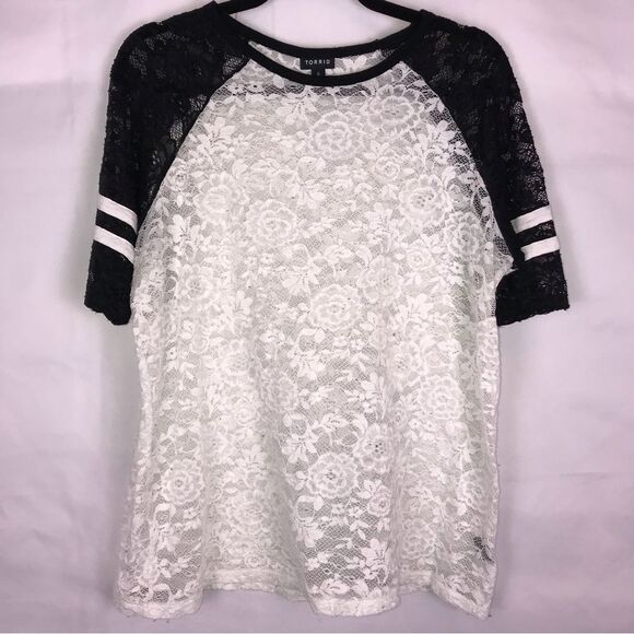 Torrid Black and White Lace Football T-shirt - Picture 3 of 9